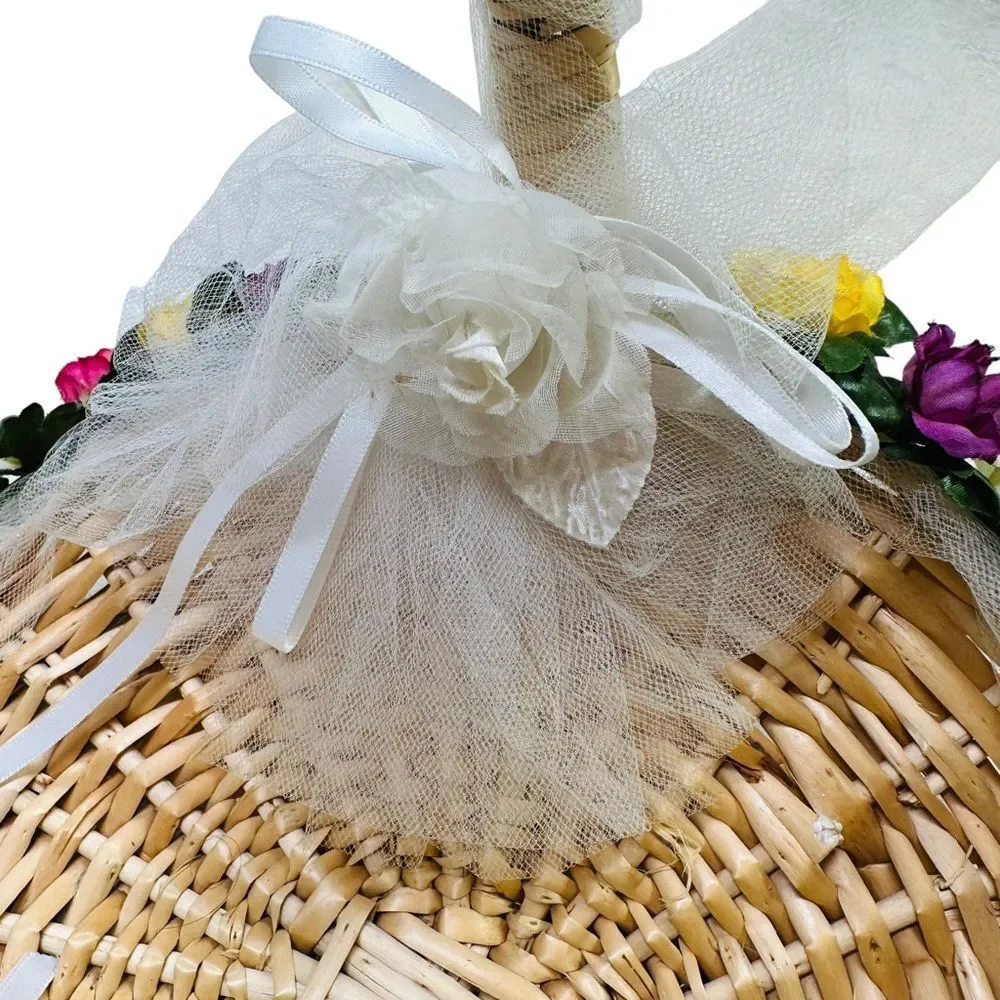 10/$25🦋 Vintage Handmade Flower Girl Decorative Basket
